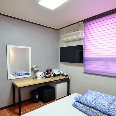 Wow Motel Busan Bagian luar foto