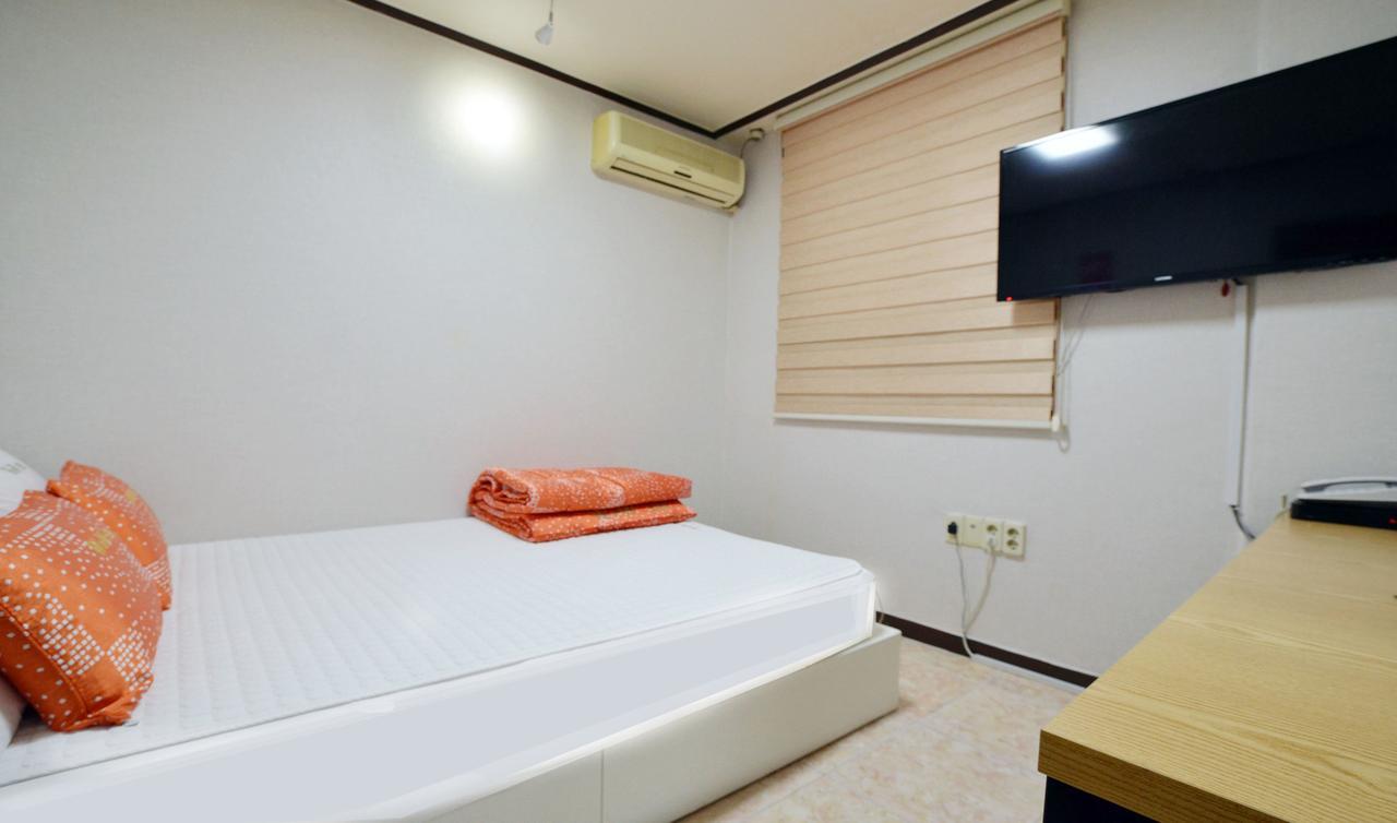 Wow Motel Busan Bagian luar foto