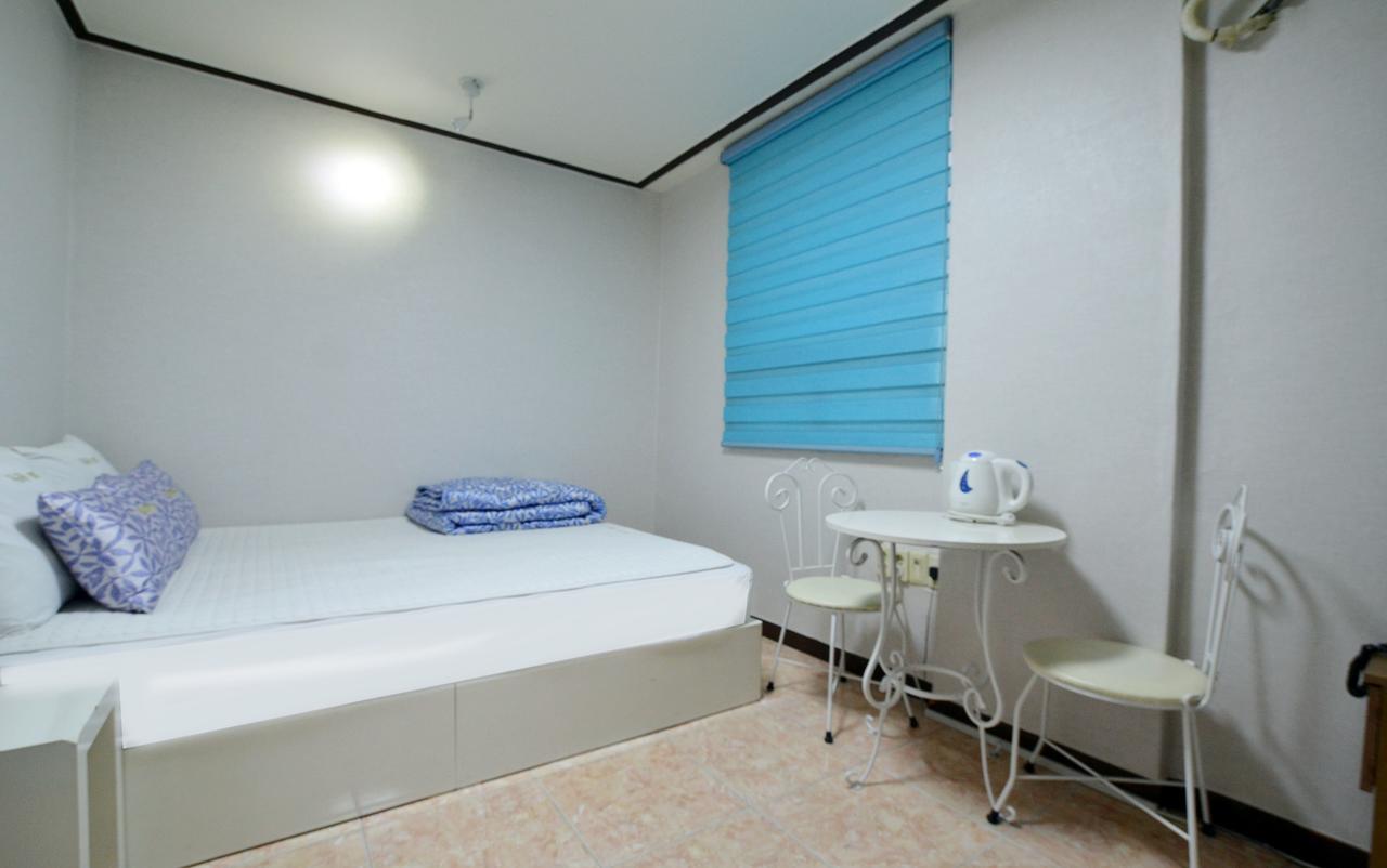 Wow Motel Busan Bagian luar foto