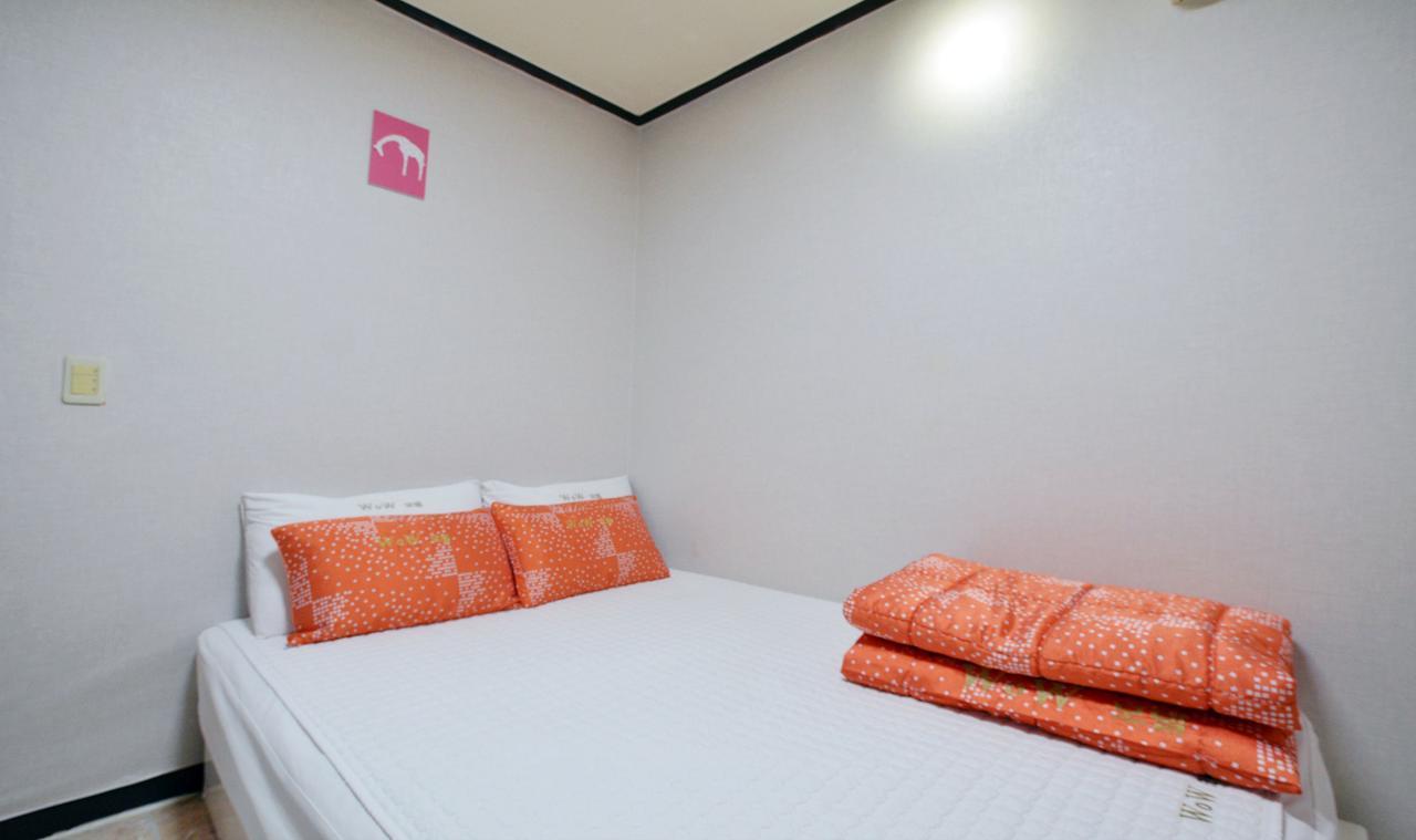 Wow Motel Busan Bagian luar foto